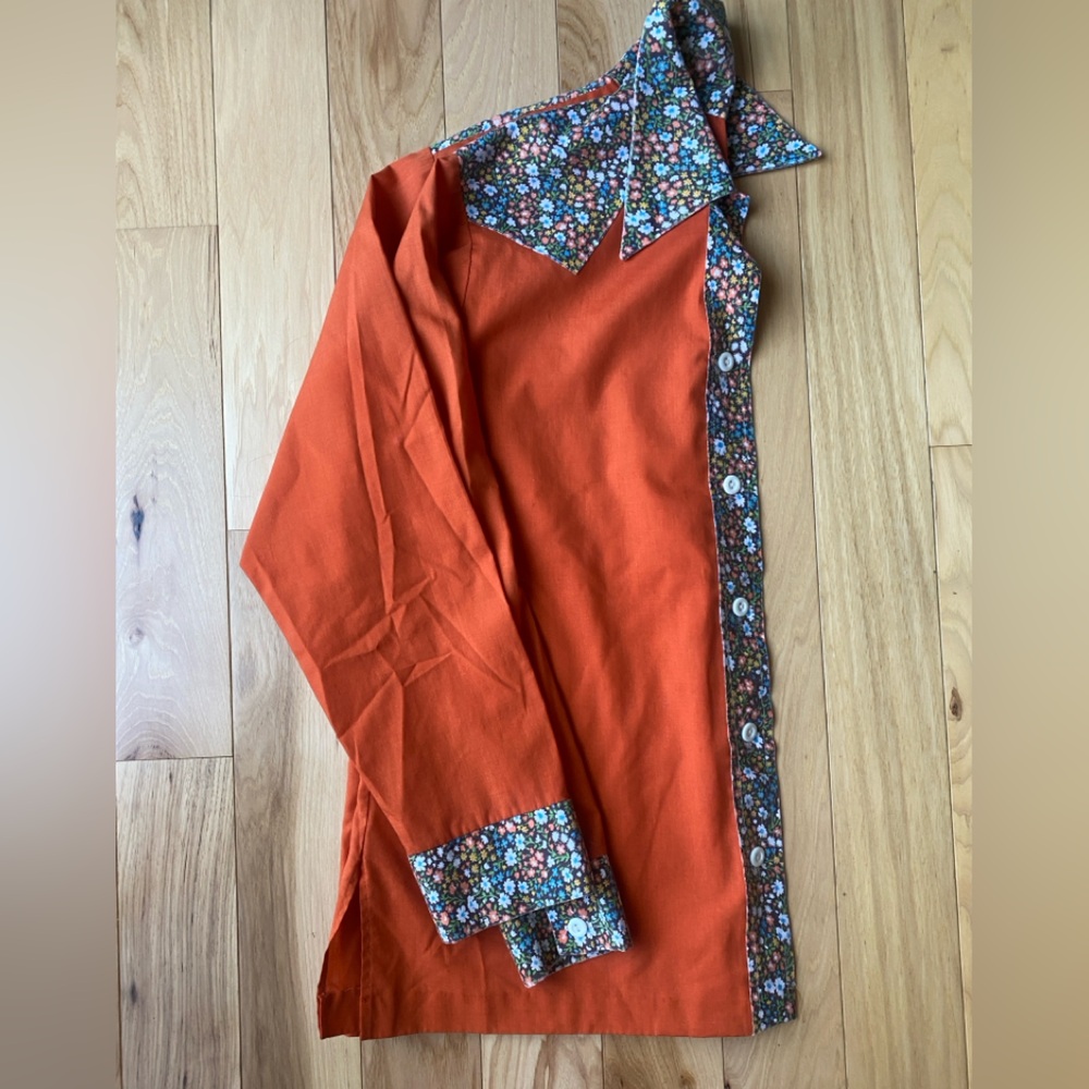 True vintage 70’s Ely “Glad Rags” Women’s Long Sleeve Blouse